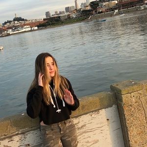 Meet your Posher, Emilie